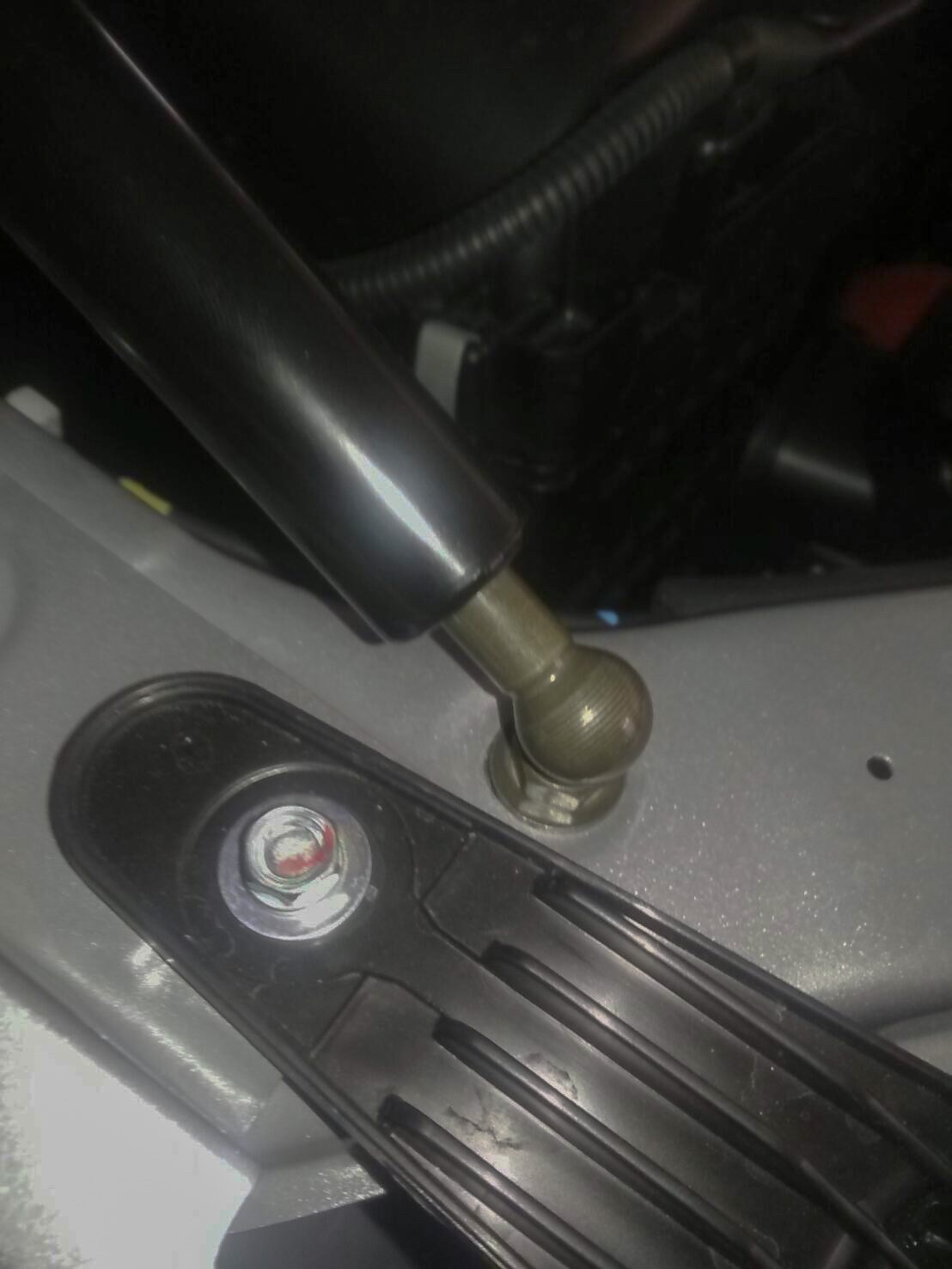 โช้คค้ำฝากระโปรง หน้า Isuzu All new D-max 2020-ปัจจุบัน 7 3f25019423eda9c8f98d0870fd841f8a