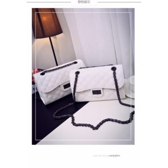 Chain Bag White กระเป๋าสะพาย สายโซ่ สีขาว Chain Bag White กระเป๋าสะพาย สายโซ่ สีขาว