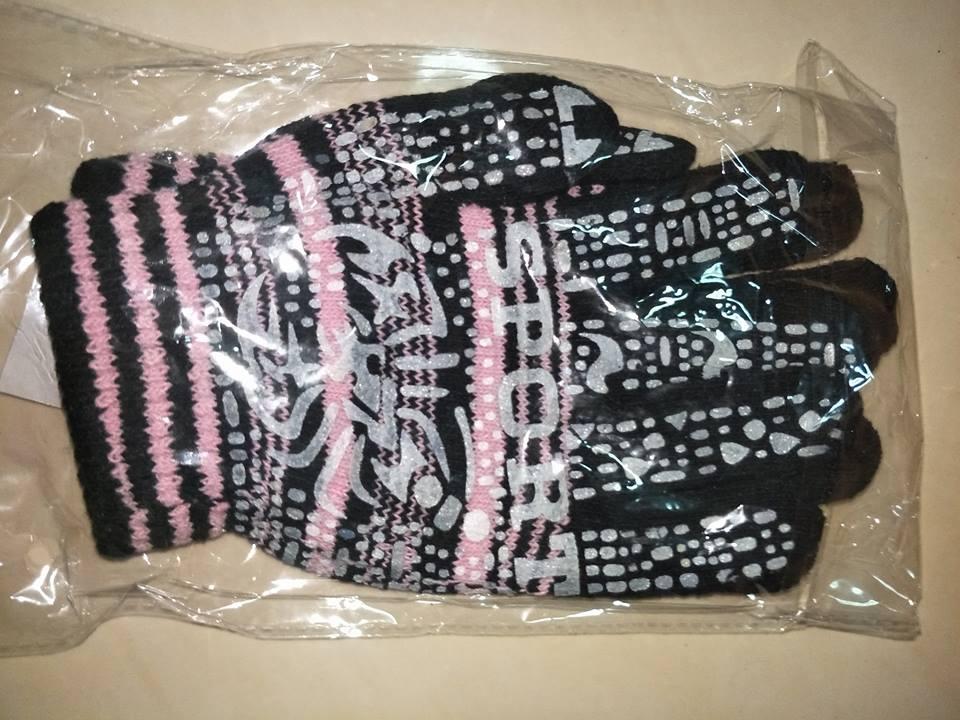 ถุงมือ 1 คู่