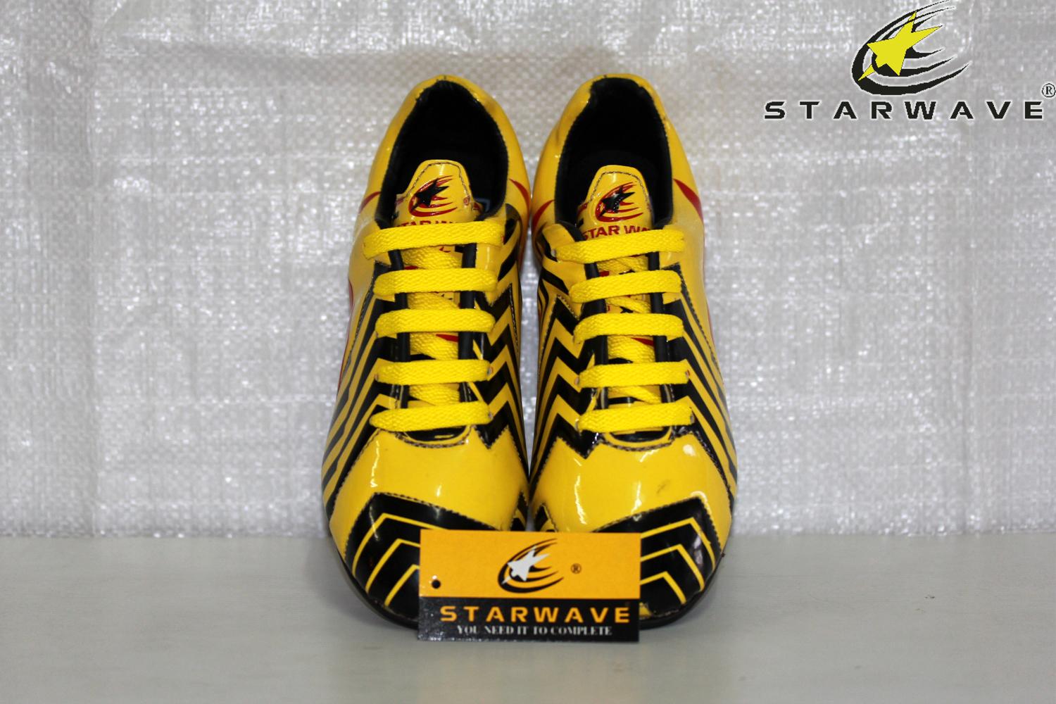 Starwave รองเท้า ฟุตบอลเด็ก (สตั๊ด ) Football Shoes SF62 เบอร์ 0-4.5 สีเหลือง