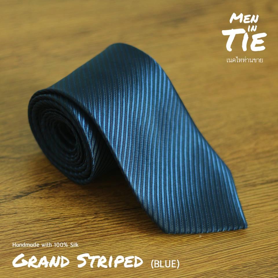 เนคไท รุ่น Grand Striped สีน้ำเงิน