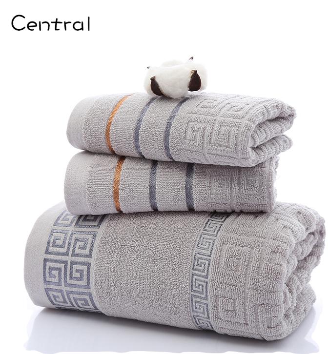 ซื้อ 1 ฟรี 2  CENTRAL NEW ARRIVAL  ผ้าเช็ดตัว ขาด 70140cm หนาหนุ่ม น้ำหนัก 420 กรัม ทำจากฝ้าย 100 หรูหรา ฟรี ผ้าขนหนู 2 ผืน ขนาด 3470cm 