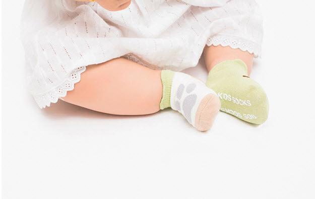 ถุงเท้าเด็ก แรกเกิด-4ขวบ มีกันลื่น เซ็ต 3 คู่ 3 ลาย ไซด์ S - M # 0519