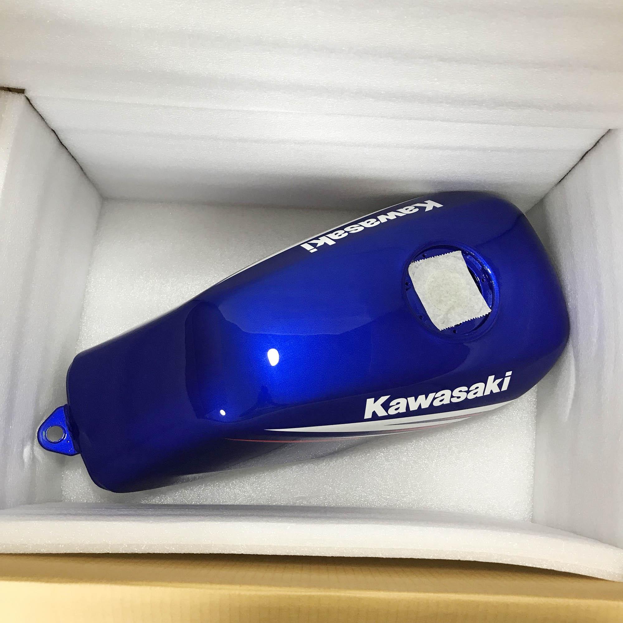KAWASAKI แท้ศูนย์ ถังน้ำมันเชื้อเพลิง สีน้ำเงิน สำหรับ KR E10 (51090-5140-620)