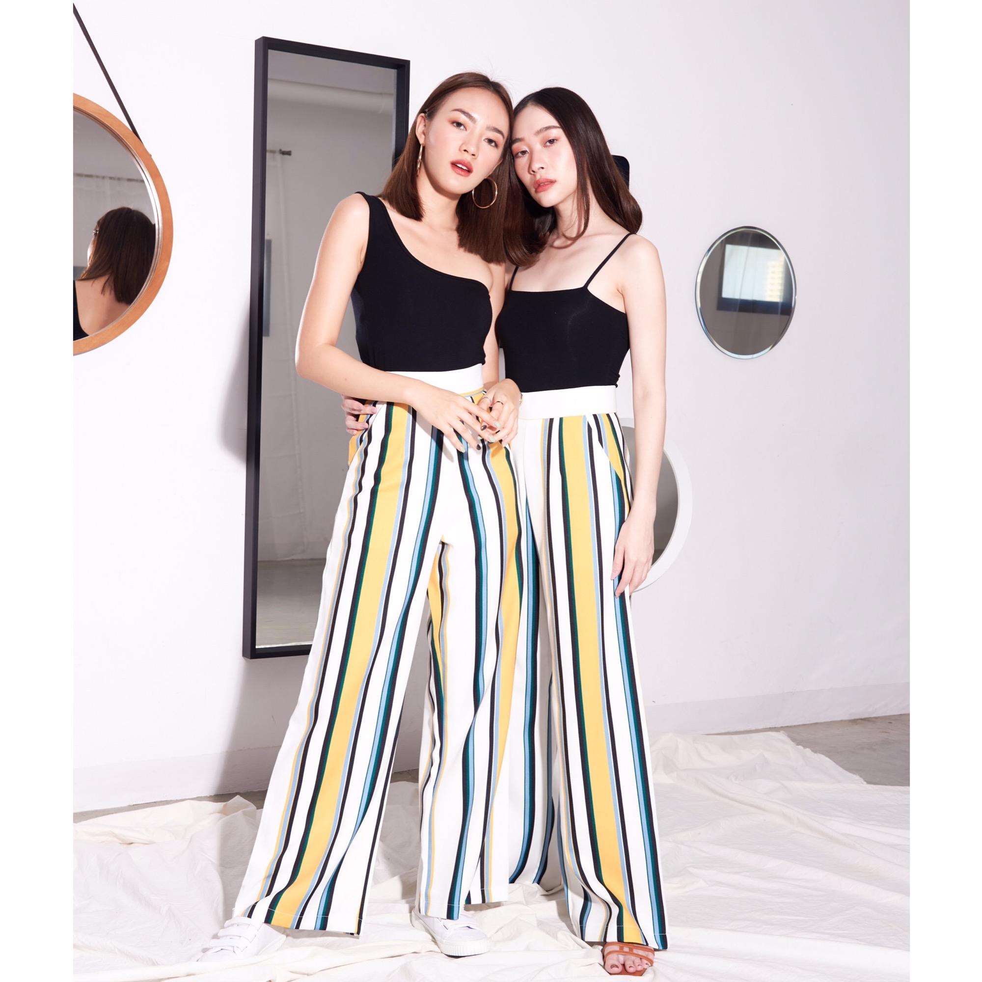 COPPERBKK Daisy Pants กางเกงขายาวทรงกระบอกใหญ่สีขาวลายทางเหลืองฟ้าเขียว COPPERBKK Daisy Pants กางเกงขายาวทรงกระบอกใหญ่สีขาวลายทางเหลืองฟ้าเขียว