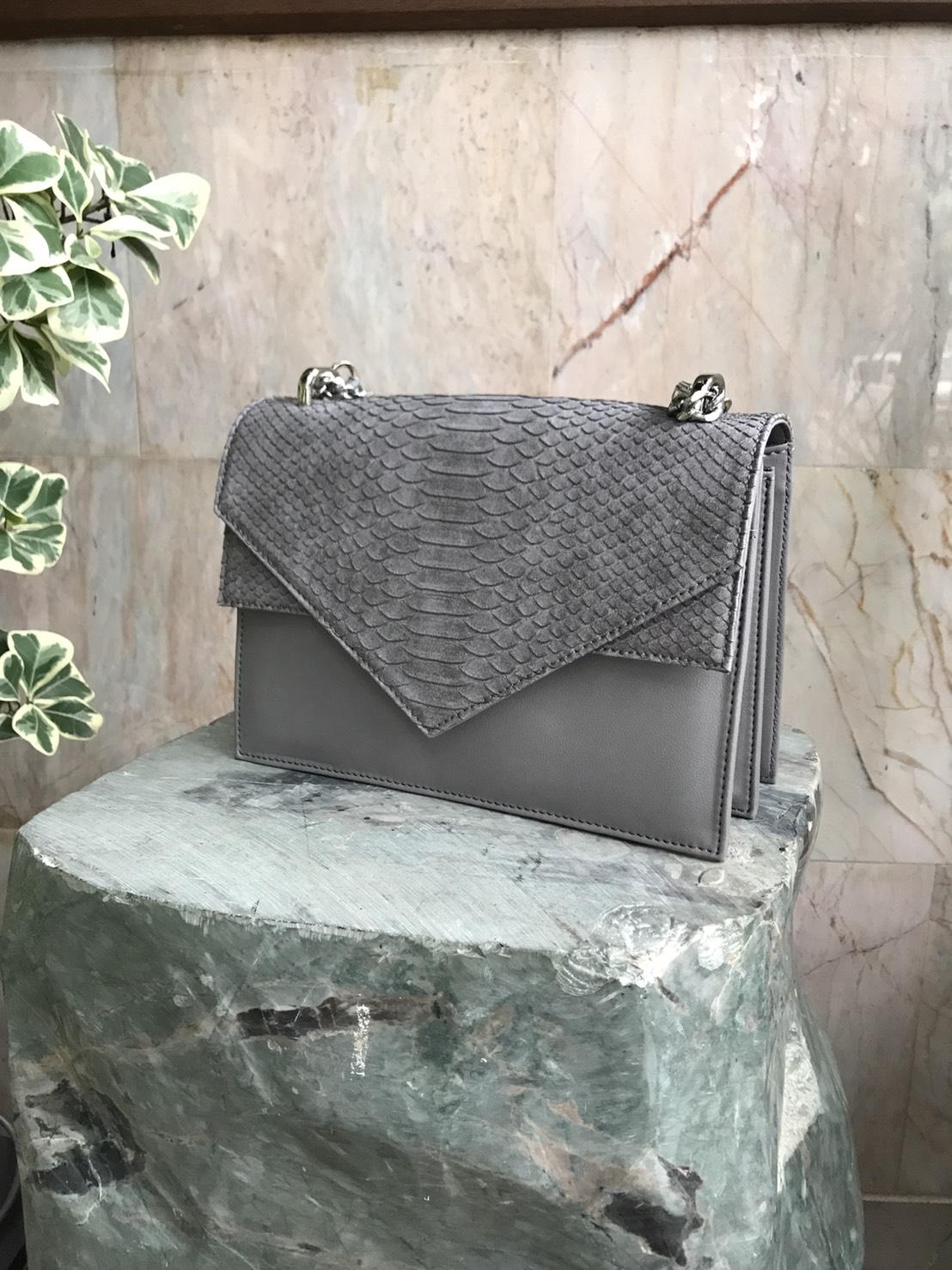 กระเป๋าเป้ นักเรียน ผู้หญิง วัยรุ่น อุดรธานี TALLULAH Freya handbag