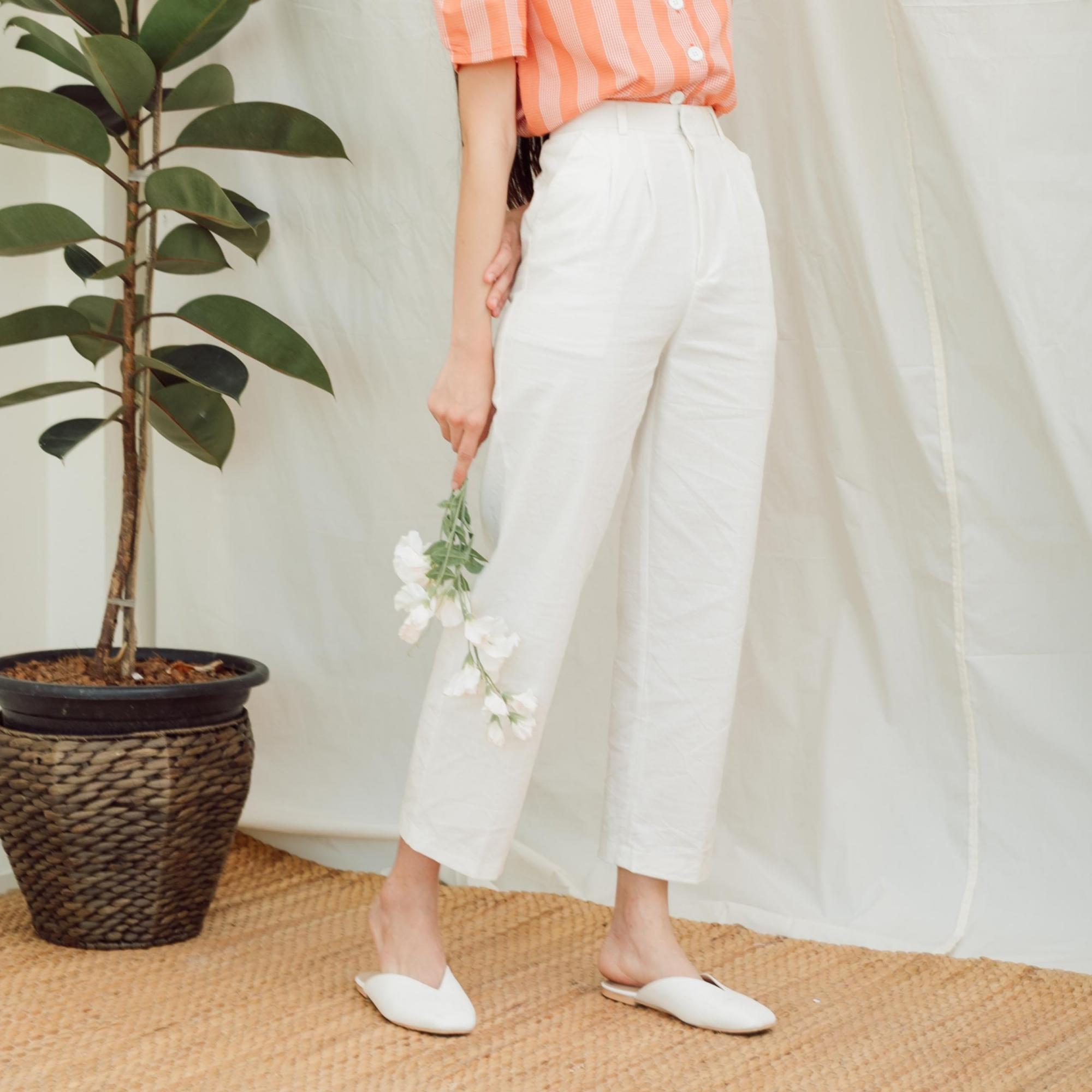 Kimmame กางเกงขายาว รุ่น Weekend สี White 
