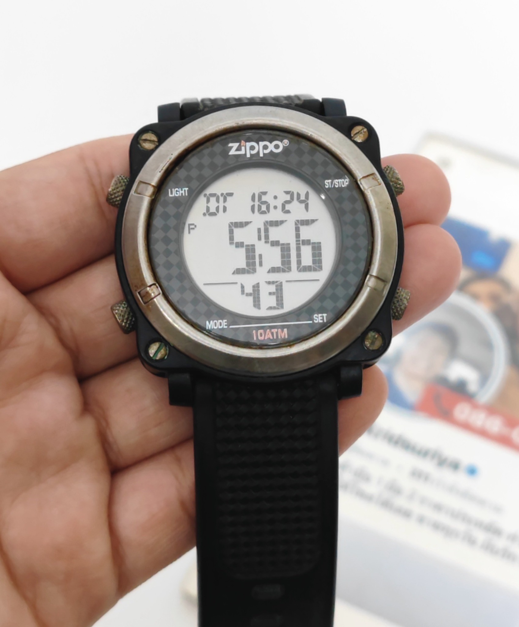 Zippo Men's Digital Watch – นาฬิกาดิจิตอลสายสปอร์ต สไตล์วินเทจ (มือสอง) ราคา 2,950 บาท*ส่งฟรี
