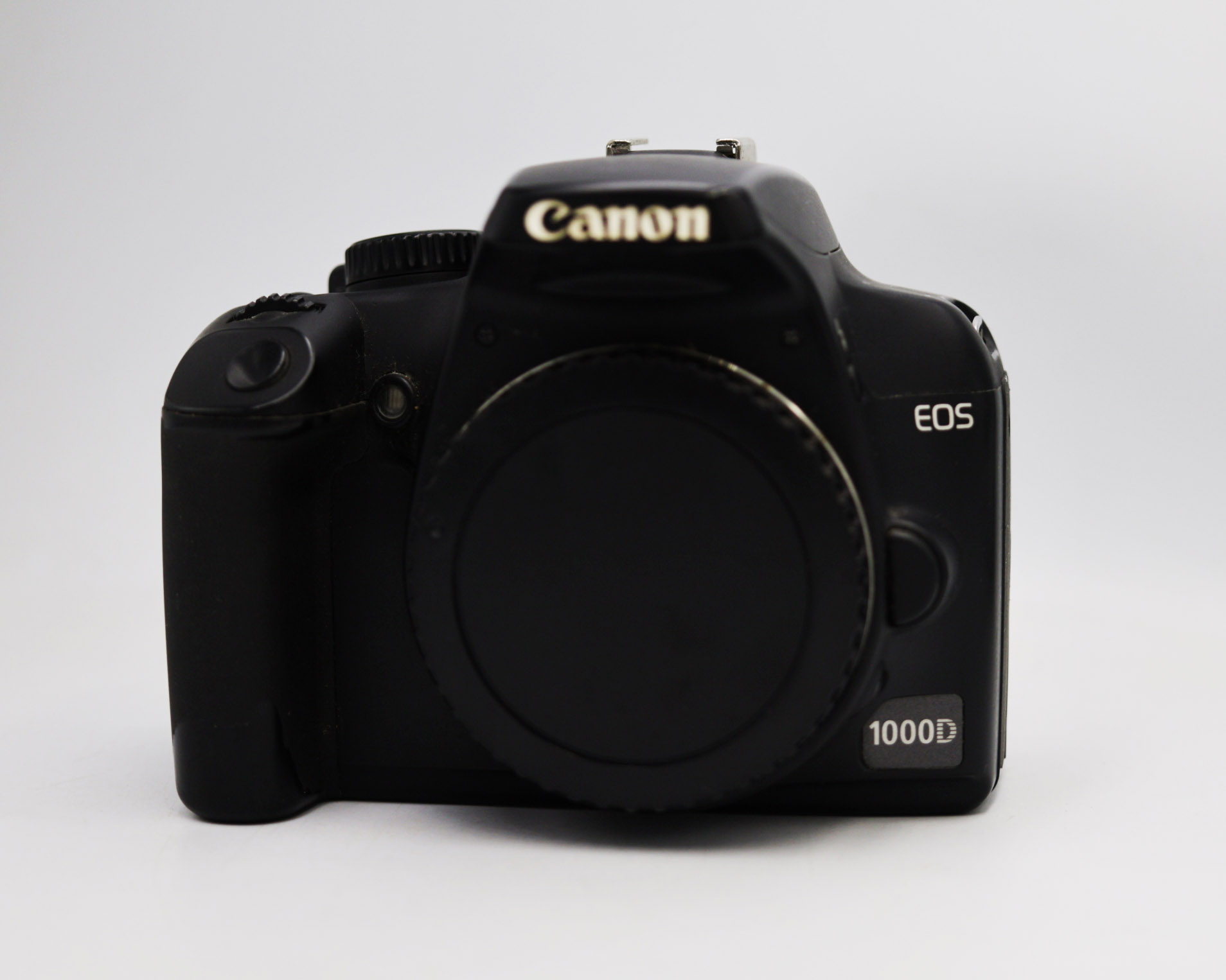 Canon EOS 1000D DSLR Black body, (Kiss F / Rebel XS), compatible lenses: Canon EF and EF-S, 10.1MP CMOS sensor, 7-point wide area AF system and up to 3fps, Auto Lighting Optimizer in action , Picture Style settings, P, Tv, Av, and Manual modes, used ราคา 3,680 บาท*ส่งฟรี