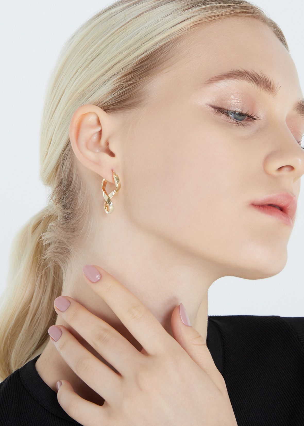 Nathalias NY 14K Earrings with polished gold, boundless shape (Infinity)77880 ราคา 23,400 บาท*ส่งฟรี