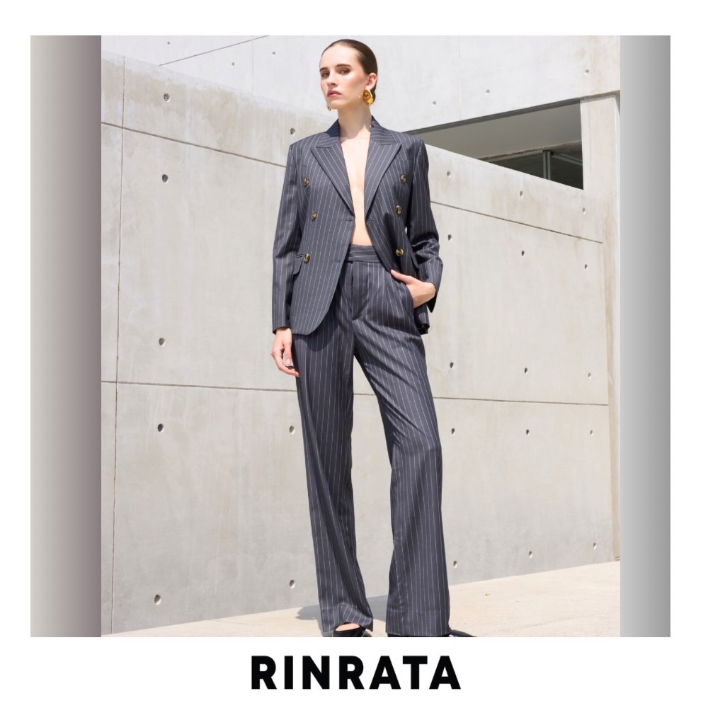 Rinrata- Tory Pinstripes Pants - กางเกงขายาว ทรงตรง จีบหน้า ผ้าเทเลอร์อย่างดี ลายเส้น Pinstripes ซิปหน้า ใส่แล้วดูสูง ขายาว กางเกงทำงาน กางเกงใส่เที่ยว ราคา 4,836 บาท*ส่งฟรี