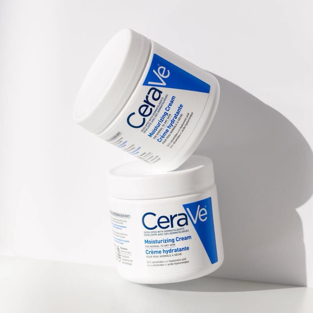 Moisturizing Cream for Nourishing the Face and Body, Size 85ml, Adds Moisture to the Body's Skin. ราคา 285 บาท*ส่งฟรี