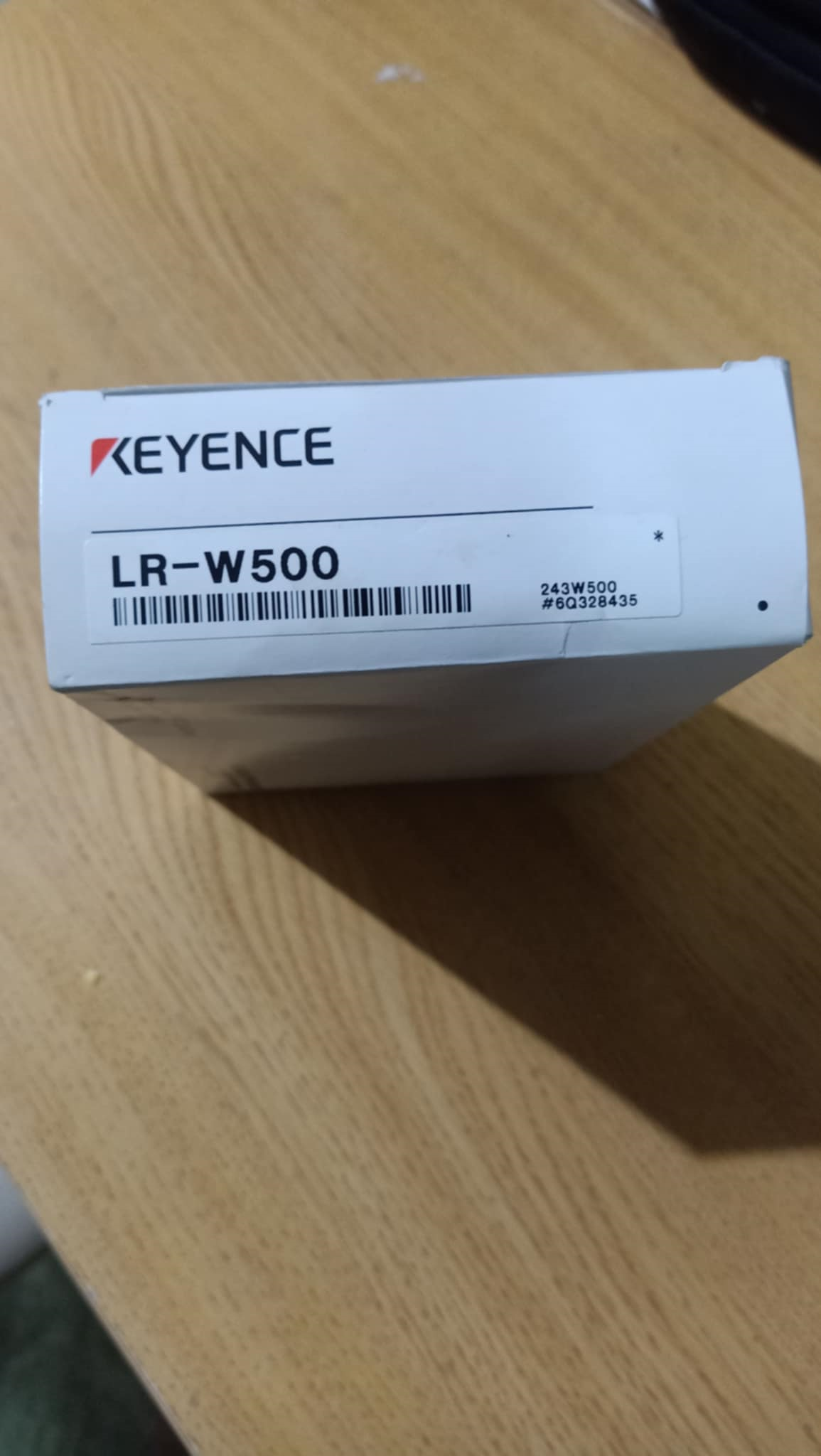 New Keyence LR-W500 Io-link CMOS laser sensor built-in amplifier (left) ราคา 7,900 บาท*ส่งฟรี