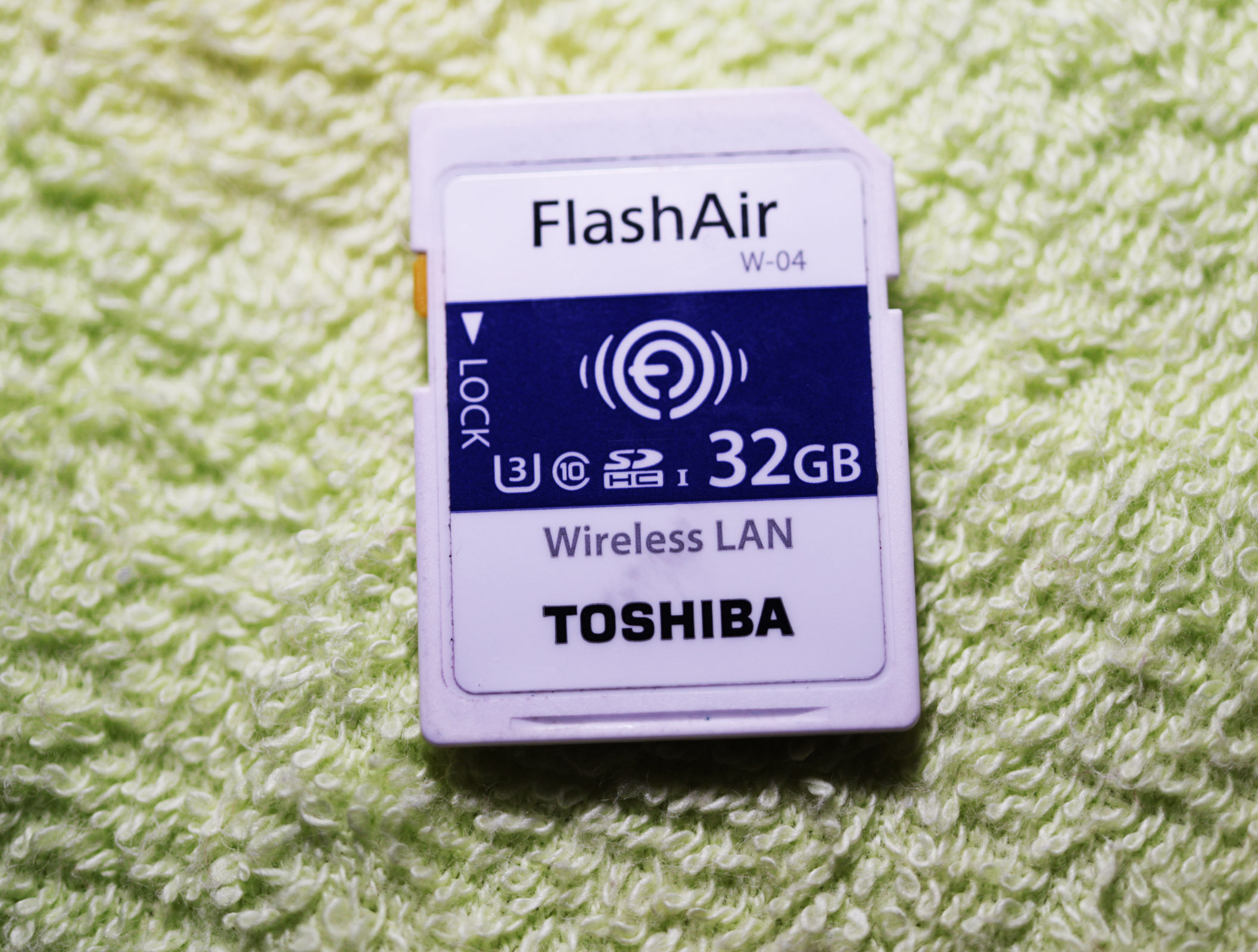 Toshiba FlashAir SD WIFI 32GB W-02 ส่งรูปถ่ายและวิดีโอ โดย