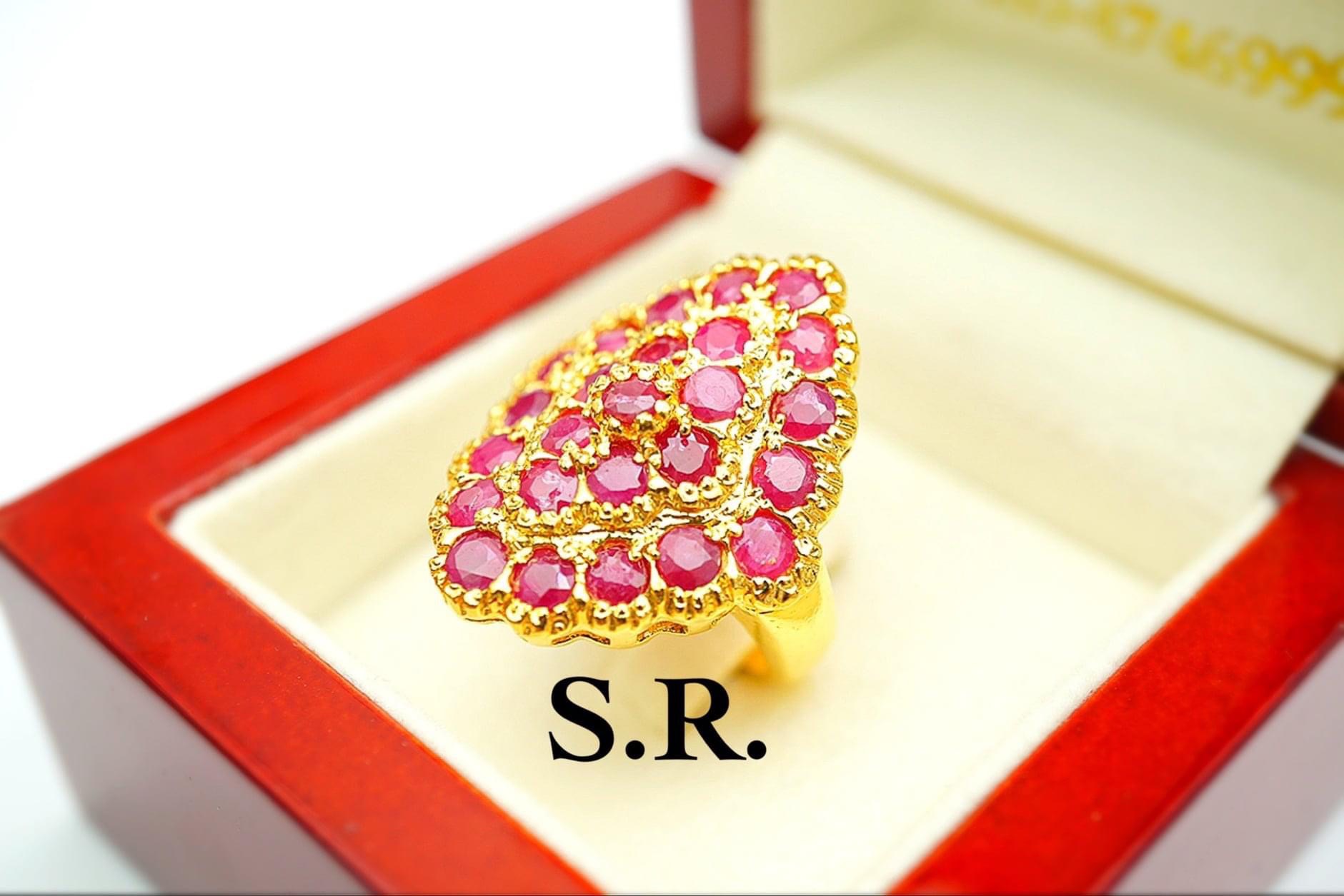 0% 3เดือนS.R. แหวนทองพลอยทับทิมแท้ น้ำหนักพลอยเม็ดละ 0.10 กะรัต น้ำ100 ขาวสวยไฟดีพร้อมใบรับรองสินค้า เคลือบทองคำแท้100% ราคา 3,641 บาท*ส่งฟรี