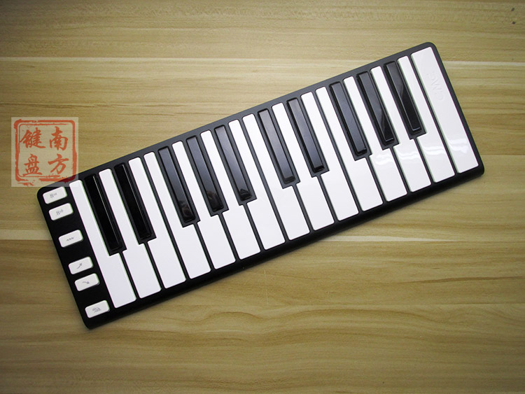 คีย์บอร์ดเปียโนอิเล็กทรอนิกส์ MIDI แบบบางเฉียบของ CME xkey 25 air รองรับพอร์ต USB สีทองแชมเปญของ IOS