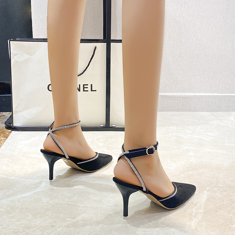 รูปภาพของ รองเท้าผู้หญิง รองเท้าแตะ rhinestone แหลม stiletto suede รองเท้าส้นสูง รองเท้าแตะส้นสูงสีดำล้วน (มีสามสีให้เลือก)