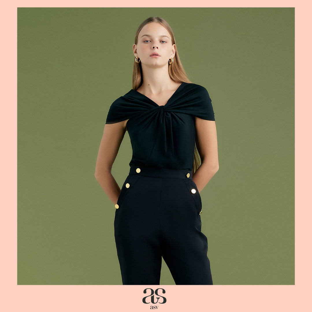 [asv aw24] Gwen Draped Jersey Top เสื้อผู้หญิง แขนกุด แต่งเดรปโอบไหล่ ผ้าเจอร์ซี่ - ยี่ห้อ asv ราคา 2,723 บาท*ส่งฟรี