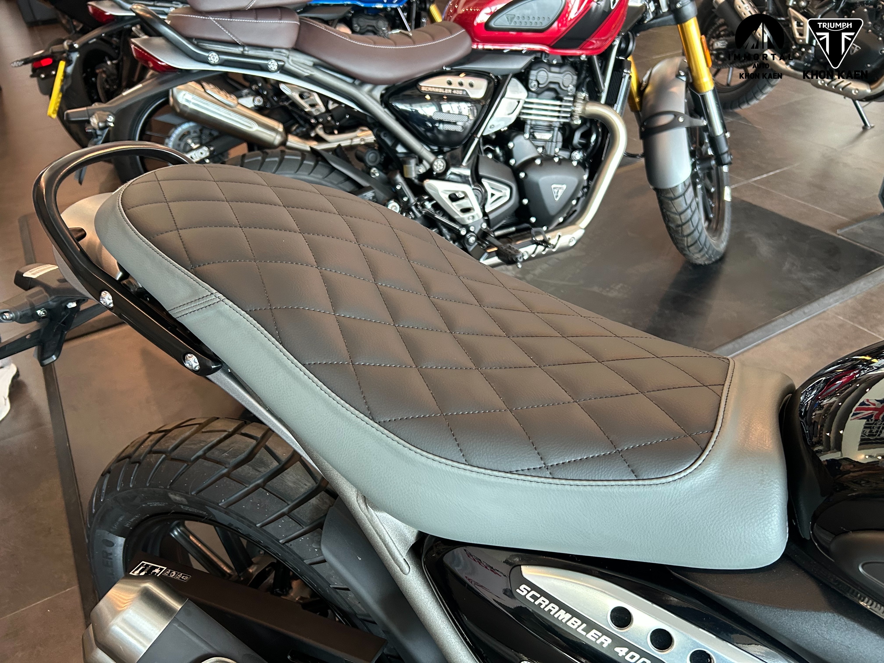 เบาะ นั่งลาย Triumph Quilted Seat 36TA0052 Speed400/Scrambler400x ไทรอัมพ์ ของแท้ ราคา 9,990 บาท*ส่งฟรี