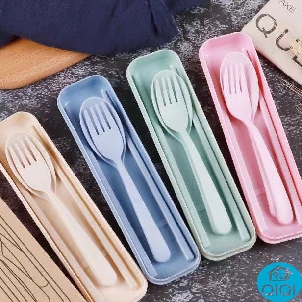 พร้อมส่ง ชุดช้อนส้อม+ตะเกียบ พร้อมกล่องใส่ขนาดพกพา มี4 สีให้เลือก