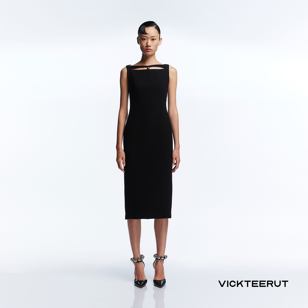 VICKTEERUT (ราคาปกติ 12,500-.) Sleeveless Sheath Dress with Metallic Ball Detail เดรสแขนกุด เข้ารูป ตกแต่งด้วยลูกบอลเมทัลลิค ราคา 8,750 บาท*ส่งฟรี