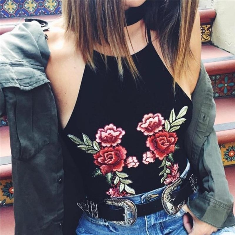 1 Pair Embroidered Patch Iron-on Rose Flower Applique Motif GarmentDecoration Craft .