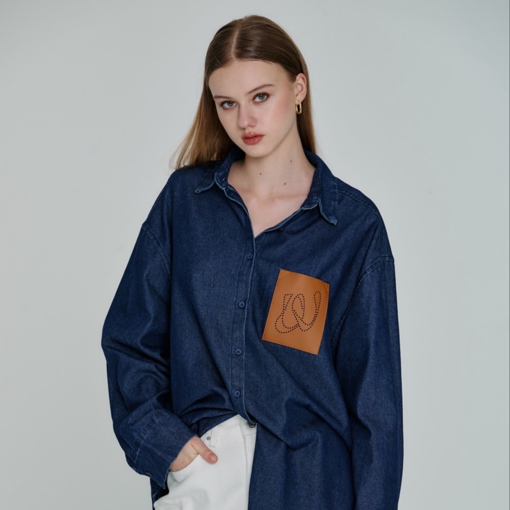 Chambray Shirt with Leather Pocket Denim Shirt Leather Pocket Details - Tpw07609 ราคา 654 บาท*ส่งฟรี