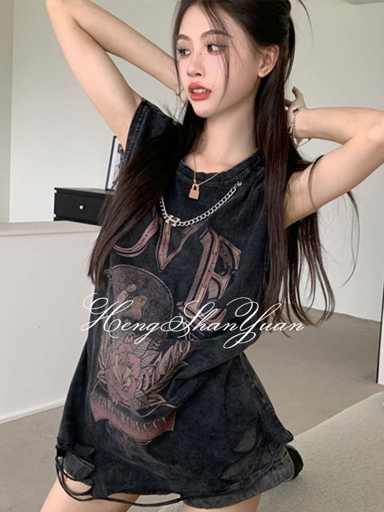 HengShanYuan women's vest European and American Style Retro Print Loose Vest Round neck distressed oversized sleeveless tank top Y2K style vest ราคา 225 บาท*ส่งฟรี