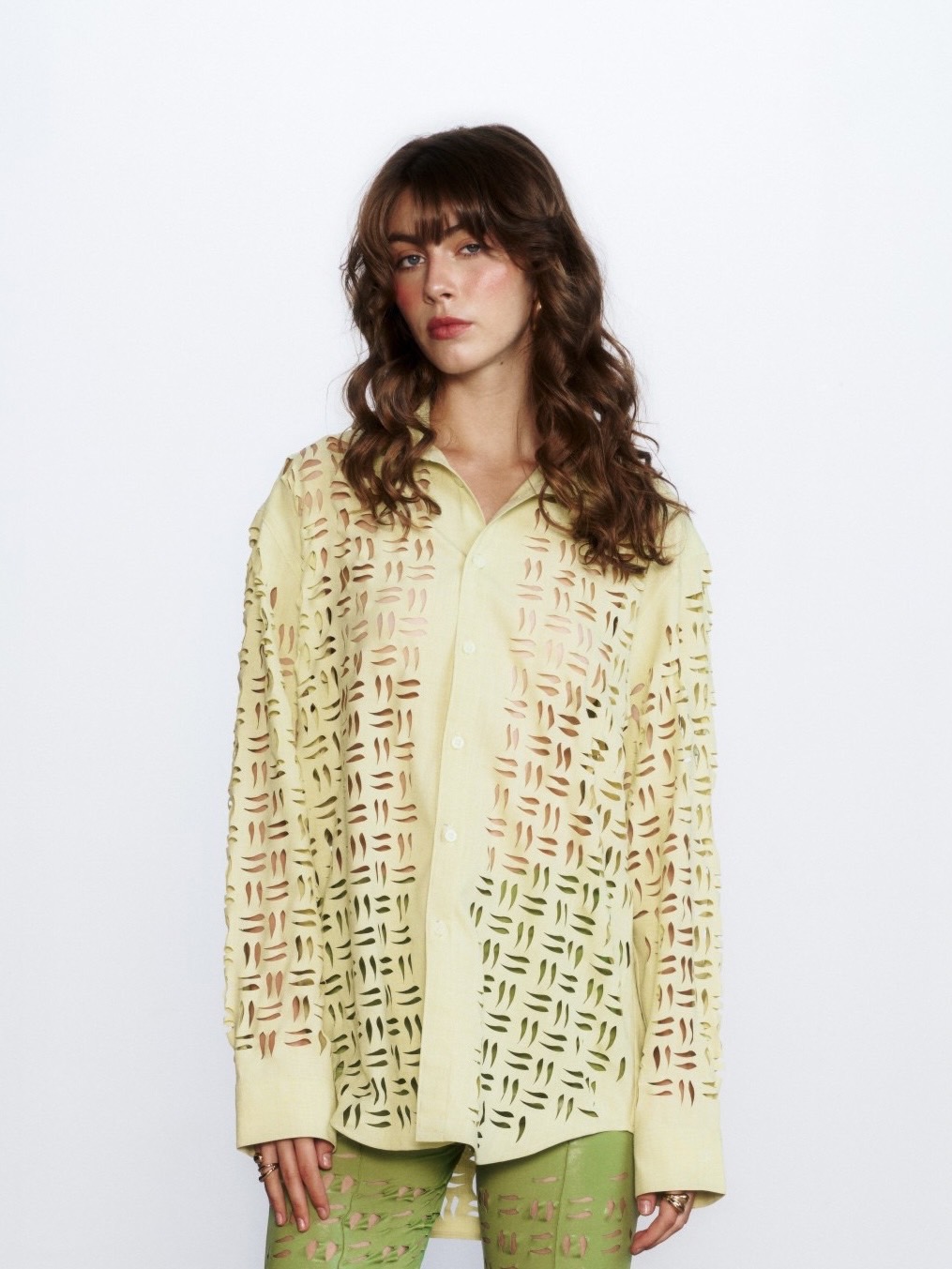 Vinn Parararin - Cut out Shirt - เสื้อเชิ้ตเลเซอร์คัท เสื้อเชิ้ตแขนยาว ราคา 8,950 บาท*ส่งฟรี