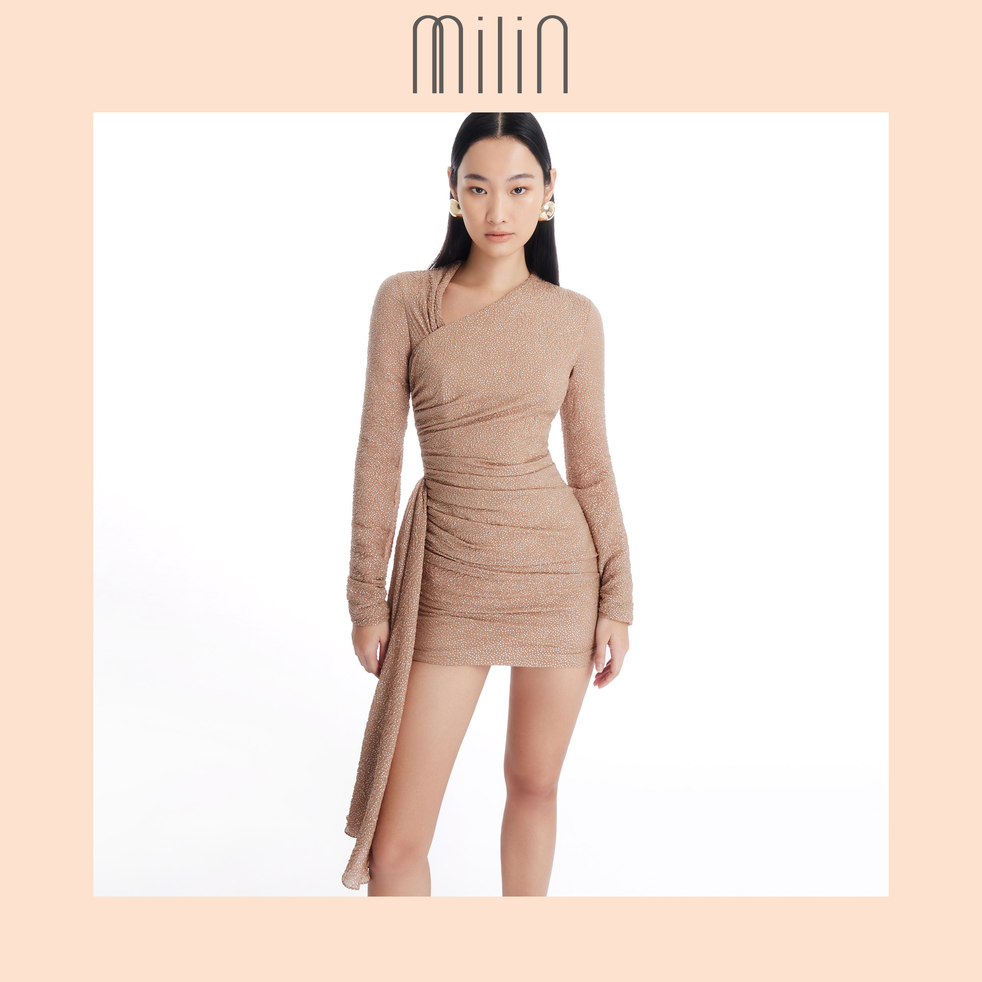 [MILIN] Asymmetric neckline body-conscious long-sleeve long side draped panel ruched mini Dress / เดรสสั้นแขนยาวทรงเข้ารูปคอแบบอสมมาตรแต่งชิ้นจับจีบยาวที่ด้านข้าง / Pragmatic Dress 42 ราคา 6,197 บาท*ส่งฟรี