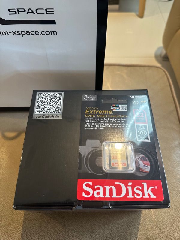 FUJI X100VI มือ 1 ยังไม่แกะกล่อง 40000 บาท *** จุดเด่น Fujifilm X100VI : The One and Only *** • เซ็นเซอร์ APS-C แบบ X-Trans CMOS 5 HR ความละเอียด 40 MP • ชิปประมวลผล X-Processor 5 • 20 Film Simulations • Fujinon 23mm f2 โครงสร้างชุดเลนส์แบบ 8 ชิ้น ใน ราคา 40,000 บาท*ส่งฟรี