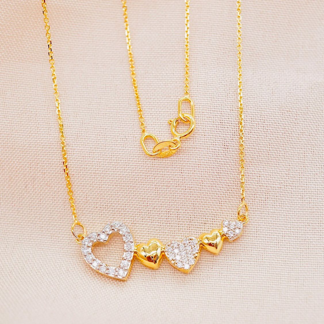 [Pcpy Jewelry] Necklace with Genuine Diamond Pendant, 100% Water-Resistant. 💎 Genuine 9K Gold (37.5% Gold) with Genuine Belgian Diamonds, Available for Sale [9Kpn192] ราคา 20,990 บาท*ส่งฟรี