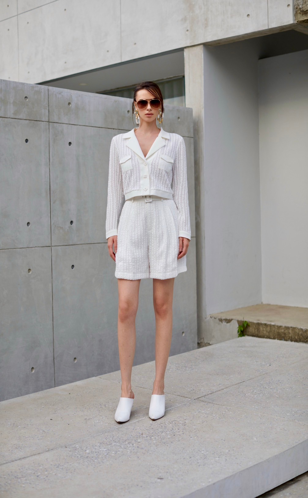Sp001Whsp25_Thea by Thara Shorts with Belt Special Woven Stretch Fabric ราคา 7,950 บาท*ส่งฟรี