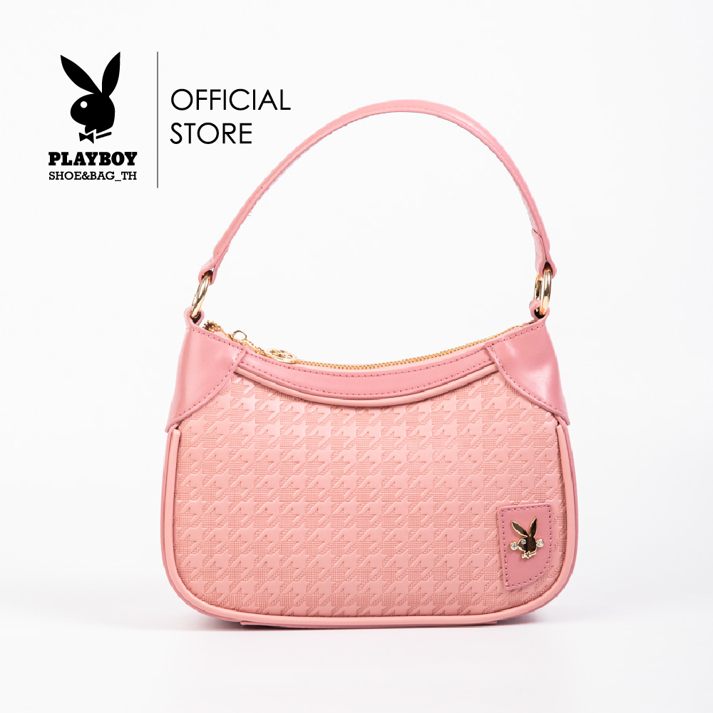 Playboy:รุ่นPudding Pouch Bag กระเป๋าสะพายข้างผู้หญิง รหัสST-B242PB567 ดีไซน์ทรงพอชลายหนังชิโนริ มี 2 สี สีชมพูและสีครีม ราคา 1,651 บาท*ส่งฟรี