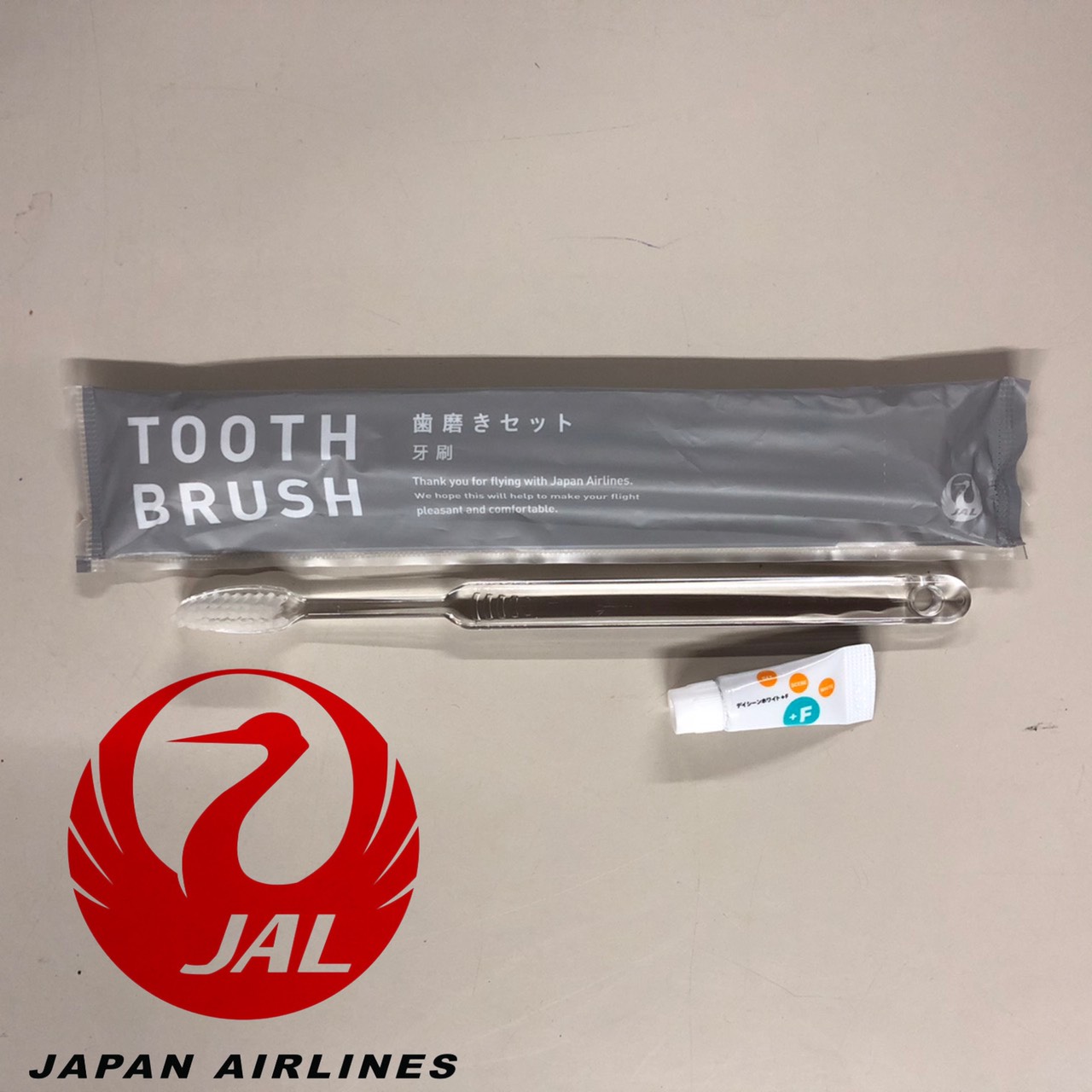 ชุดแปรงสีฟันเกรด A+ สำหรับโรงแรม พกพา(แถมยาสีฟัน)ของสายการบิน JAPAN AIRLINES