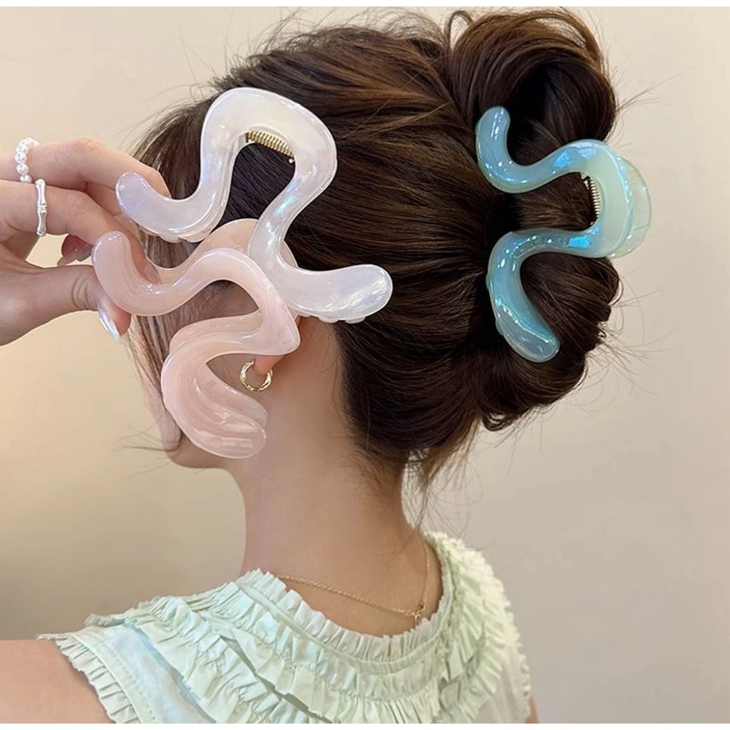 KAYKAI กิ๊บหนีบผมอะคริลิค ทรงเลขาคณิต กิ๊บติดผมแฟชั่น สไตล์เกาหลี พร้อมส่งในไทย 6สีให้เลือก #F15 ราคา 17 บาท*ส่งฟรี