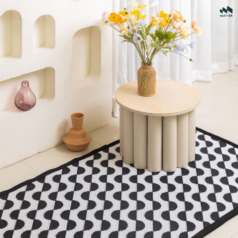 Mat-Er, a Carpet Substitute Mat, Waves Pattern (Black and White), Minimalist Pattern, Modern Design, Dust-Free, Does Not Cause Allergies. ราคา 1,350 บาท*ส่งฟรี