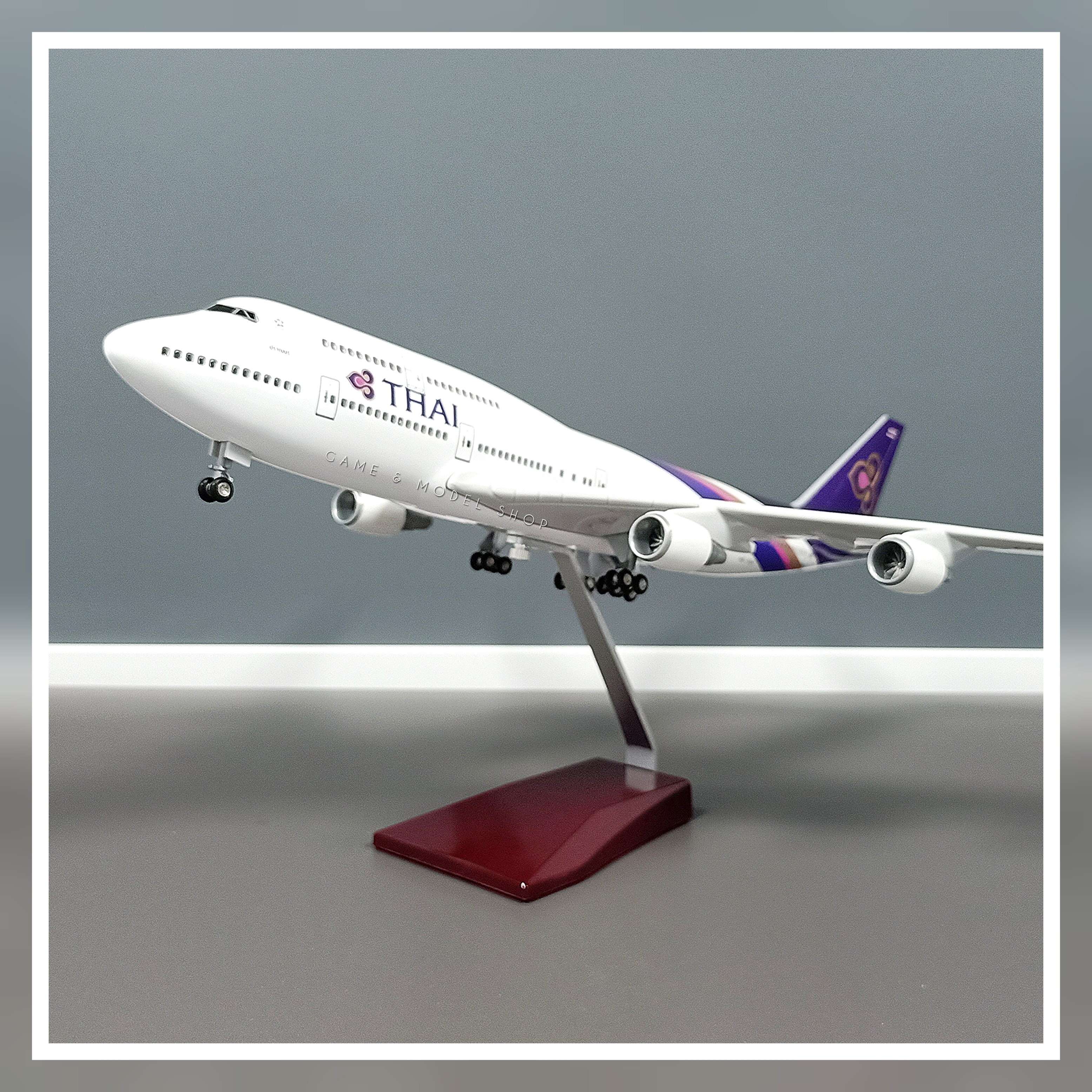 โมเดลเครื่องบิน โบอิ้ง Boeing 747 การบินไทย ยาว 46 ซม. Scale 1:150