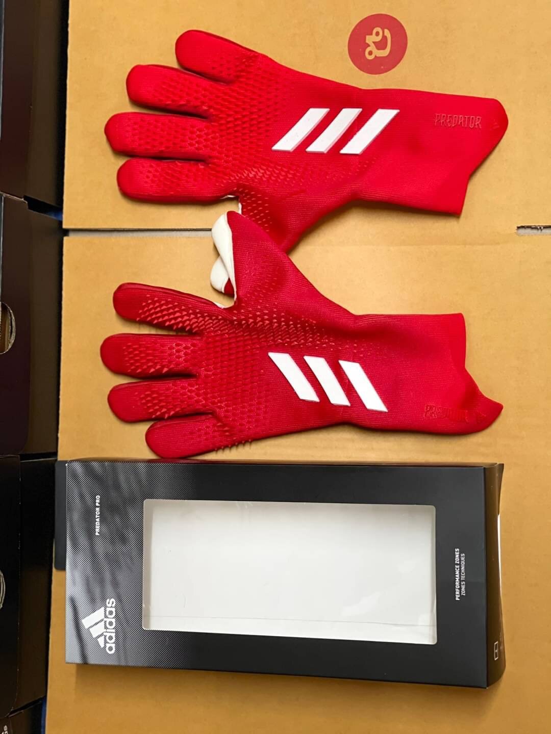 ถุงมือผู้รักษาประตู adidas predator อดิดาส พรีเดเตอร์