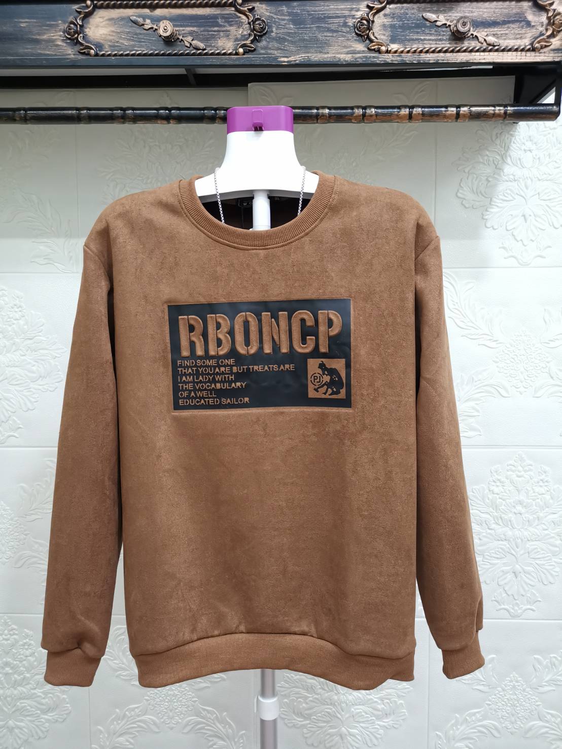 เสื้อกันหนาวแฟชั่น RBONCP ผ้าสักหลาดชนิดหนานุ่ม งานปักเนี๊ยบแน่น ซักไม่หลุด จ่ายเงินปลายทางได้