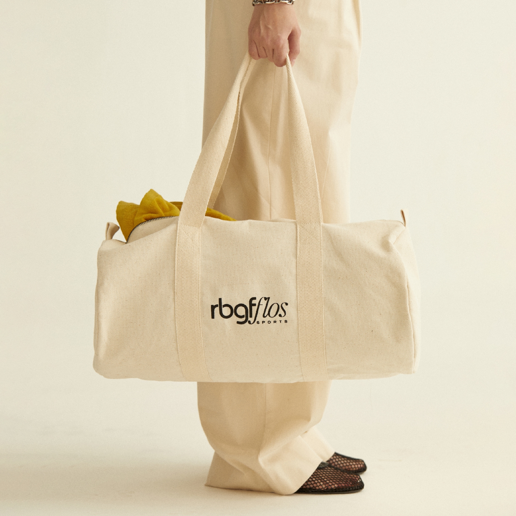 RBGF/FLOS Canvas Travel Bag (limited) ราคา 1,590 บาท*ส่งฟรี