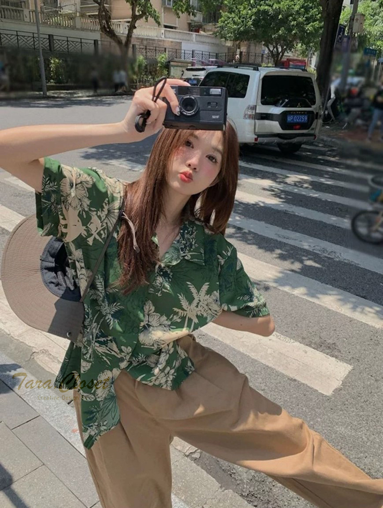 IT091 TARA Shirt เสื้อเชิ้ต ใส่เล่นน้ำ สงกรานต์ แขนสั้น กระดุมหน้า ลายดอกวินเทจ เนื้อผ้าไหมอิตาลีอย่างดี พิมพ์ลาย สวยมาก ใส่สบาย ไม่ร้อน ราคา 119 บาท*ส่งฟรี