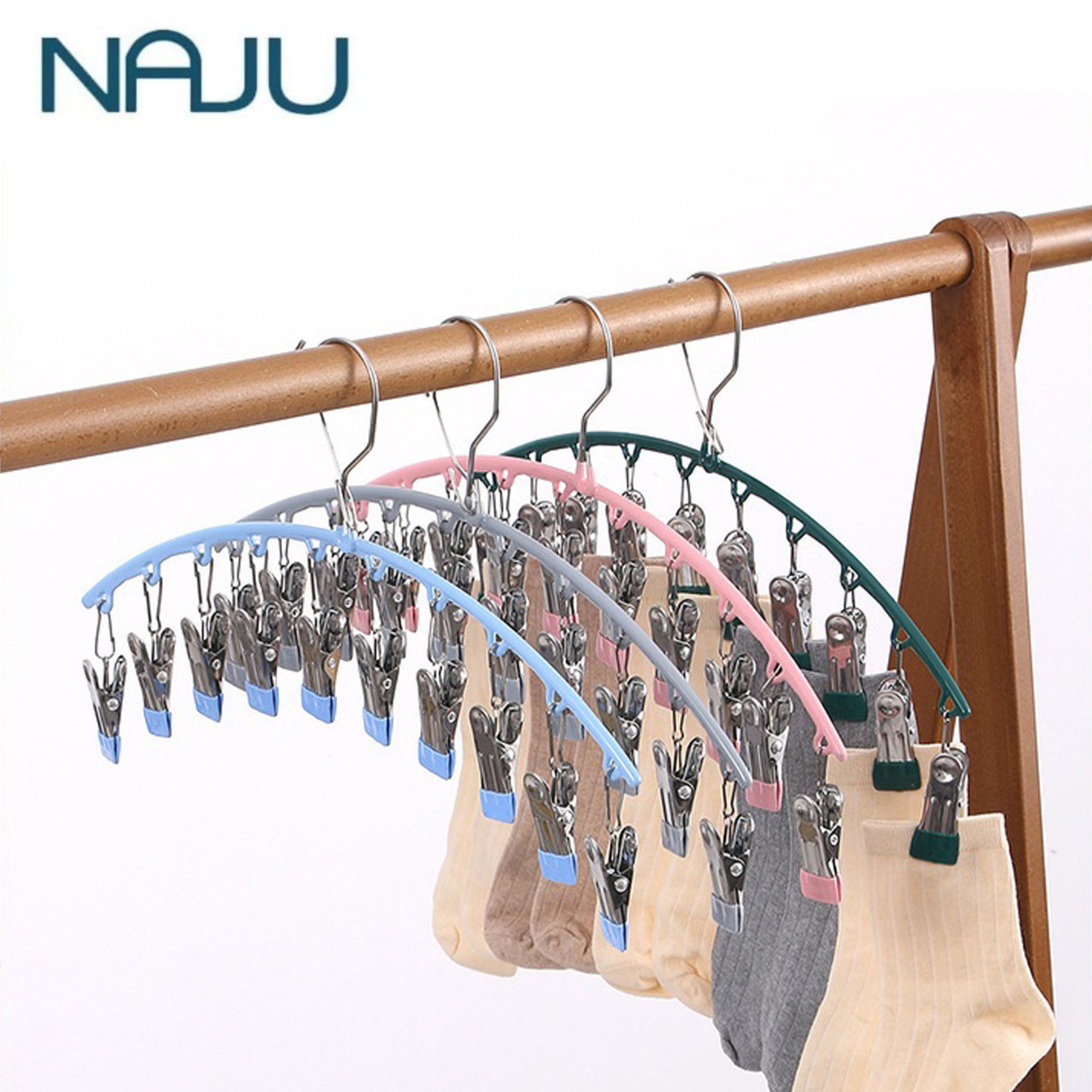 Naju ไม้แขวนถุงเท้า ไม้แขวนสแตนเลส ไม้แขวนไม้หนีบ 10ตัวหนีบ สำหรับหนีบผ้าเช็ดหน้า ชุดชั้นใน ถุงเท้า ประหยัดเนื้อที่ ลมแรงไม่ปลิว ราคา 61 บาท*ส่งฟรี