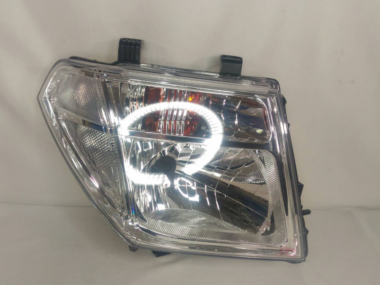 ไฟหน้า นิสสัน นาวาร่า ปี 2007-2013 ข้างขวา สินค้าตรงรุ่นรถยนต์ เสื้อไฟหน้า โคมไฟหน้า ดวงไฟหน้า เบ้าไฟหน้า NISSAN NAVARA 2007-2013 RH ราคา 1,390 บาท*ส่งฟรี