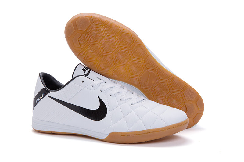มุมมองเพิ่มเติมของสินค้า เตรียมส่งของ! ! รองเท้าฟุตบอล Nike F 2021 พื้นรองเท้ากันลื่นเรียบใหม่