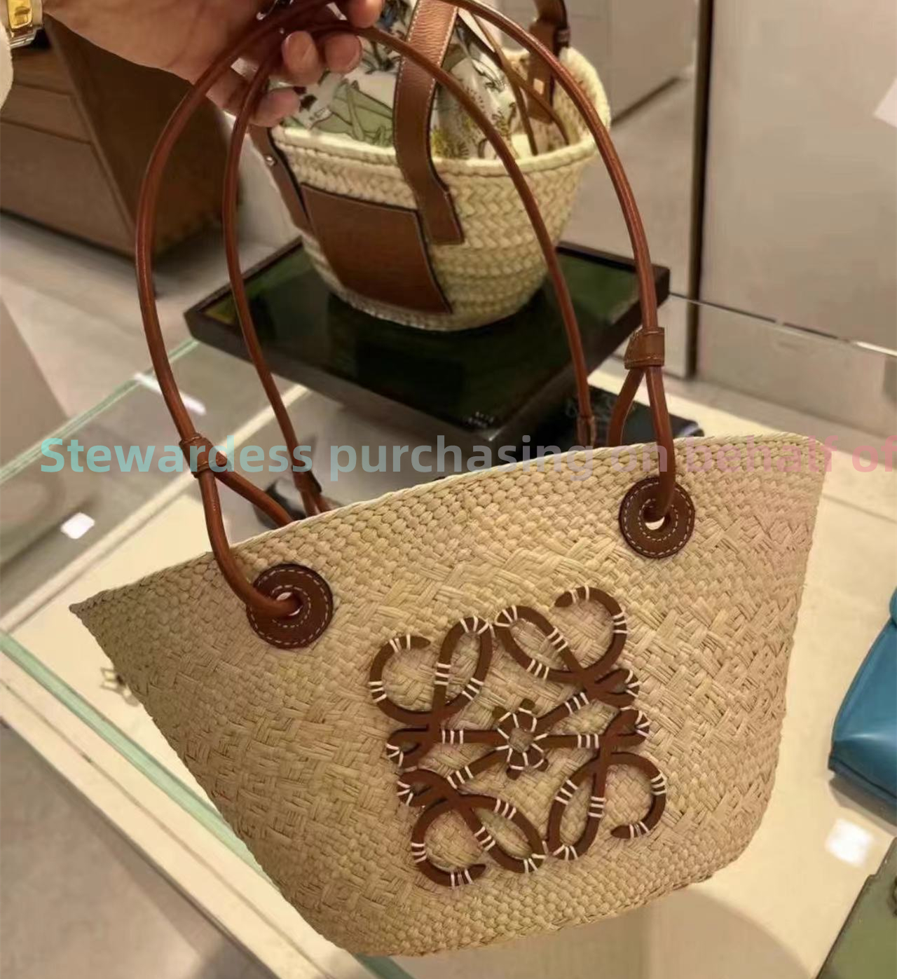 Loewe กระเป๋าทอสไตล์ใหม่ กระเป๋าชายหาด กระเป๋าฟาง กระเป๋าสะพายแบบพกพา กระเป๋าโท้ต กระเป๋ารักแร้ กระเป๋าสะพายไหล่ ราคา 34,000 บาท*ส่งฟรี