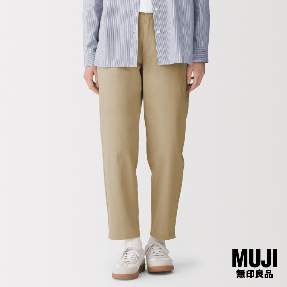 มูจิ กางเกงทรงสอบ ผ้าชิโน ผู้หญิง - MUJI Women's Stretch Chino Relax Tapered Pants รุ่น BE21MA6A ราคา 990 บาท*ส่งฟรี