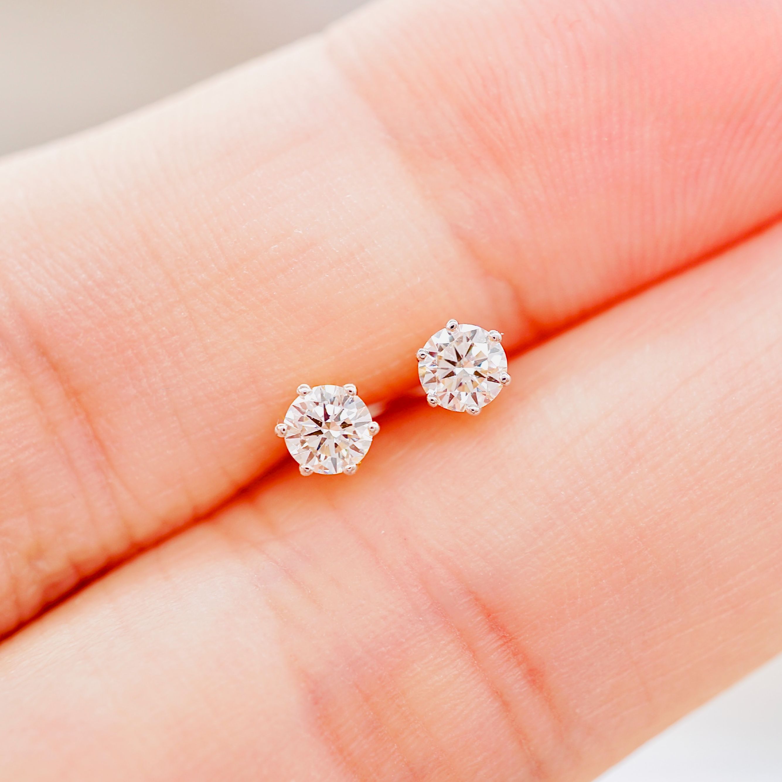 ต่างหู PCPY Jewelry แท้ ทองคำแท้ 9K (ทอง 37.5%) เพชรเบลเยี่ยมคัท 9Kpe154 ราคา 10,705 บาท*ส่งฟรี