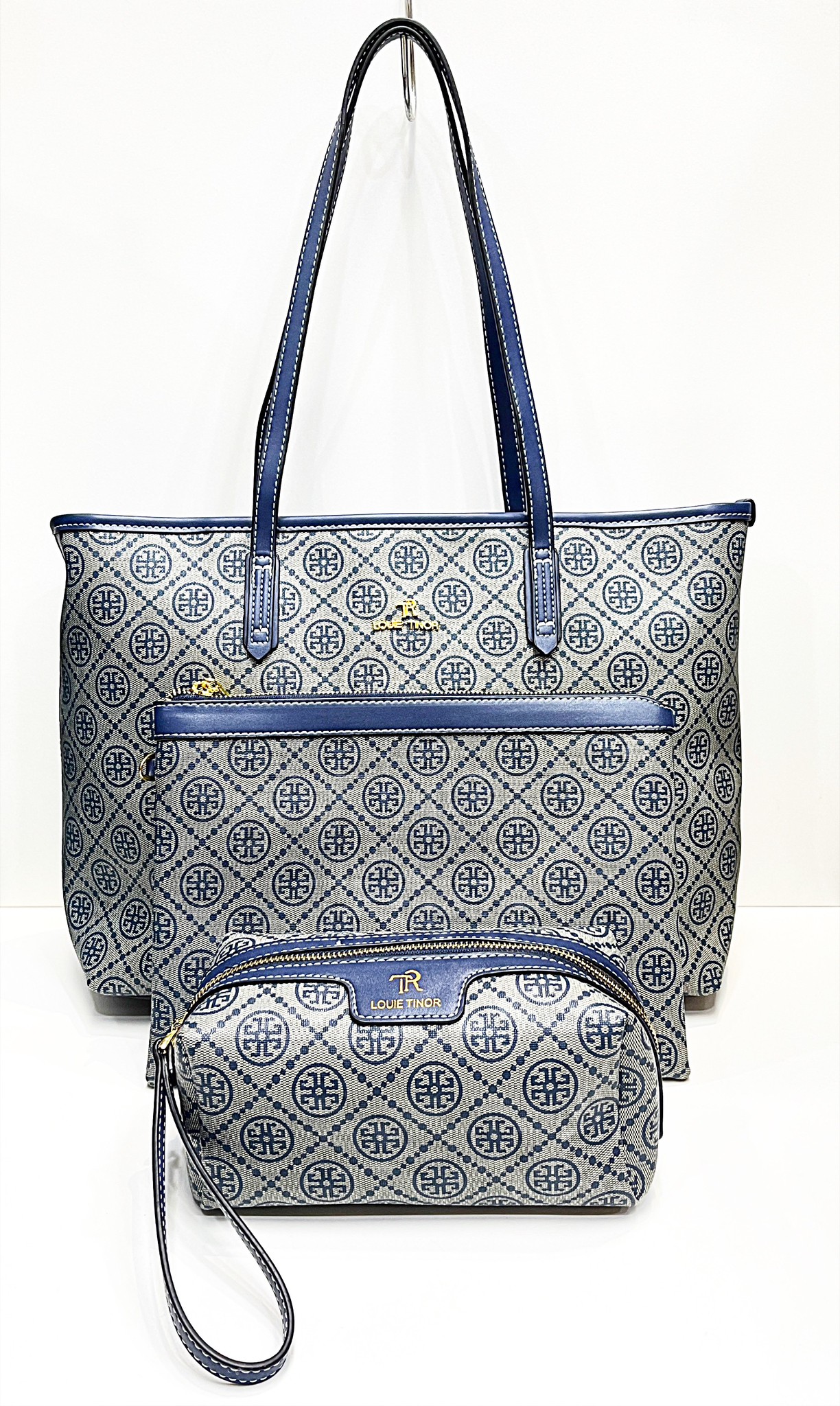 No. 6806 brand Coco London hand bag shoulder bag satchel buy 1 get 3 packs. ราคา 1,390 บาท*ส่งฟรี