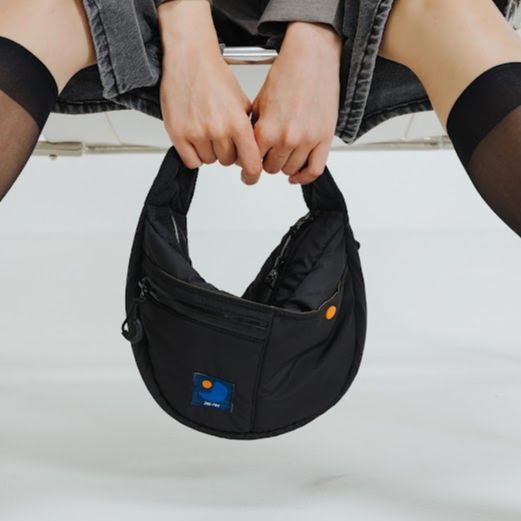 HALF MOON RECYCLED BAG : BLACK Upgrade version. ราคา 1,290 บาท*ส่งฟรี